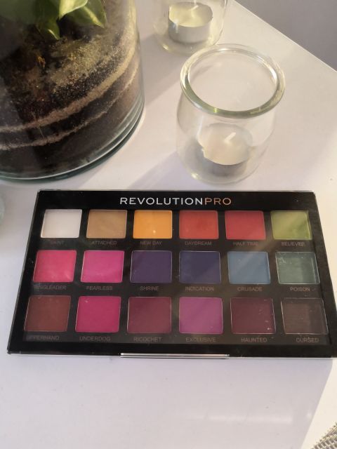 Makeup Revolution PRO, Paleta cieni do powiek, Regeneration, Trends Mischief Mattes