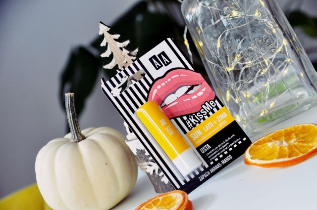AA #KissMe, Sun, Lato + Zima, Pomadka ochronna do ust, SPF 25, Ananas i mango