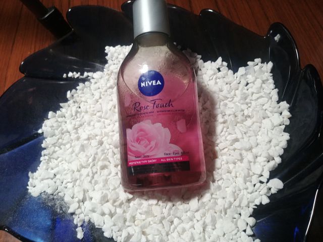 Nivea Rose Touch, Płyn micelarny do twarzy, Dwufazowy, Z organiczną wodą różaną, Wszystkie typy skóry