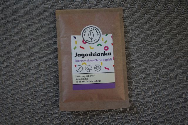 Marba Cosmetics Manufaktura Piękna, Pudrowy pianorób do kąpieli, Jagodzianka