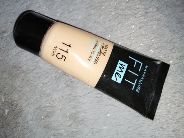 Maybelline Fit Me!, Podkład do twarzy, Matujący i wygładzający pory, nr 115