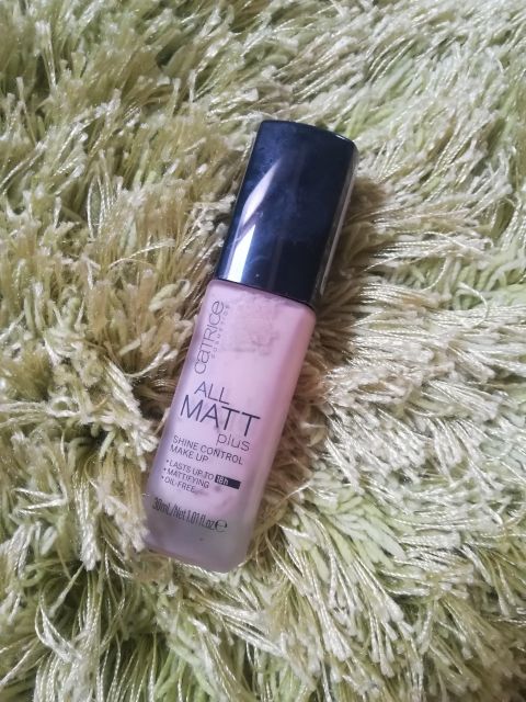 Catrice All Matt Plus, Shine Control Makeu-Up, kolor 010 Light Beige