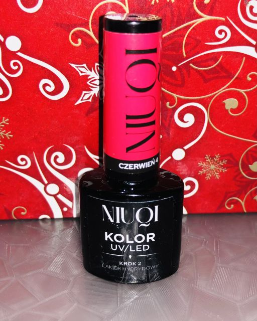NIUQI Lakier hybrydowy czerwień 4