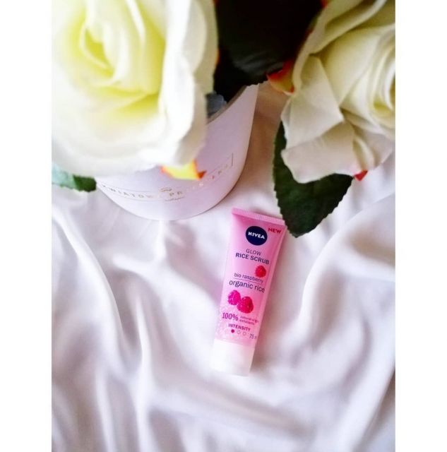 Nivea Glow Rice Scrub, Peeling do twarzy, Bio malina i ryż organiczny