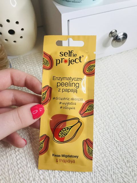 Selfie Project Peeling do twarzy, Enzymatyczny, Kwas migdałowy i papaya