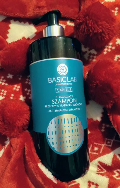 BasicLab Dermocosmetics Capillus, Szampon na wypadanie włosów