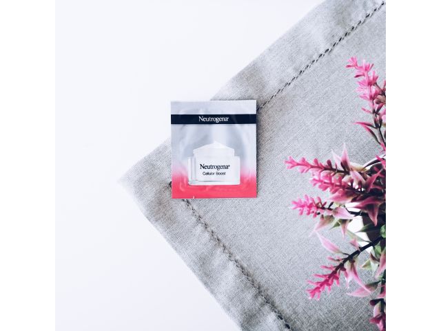 Neutrogena Cellular Boost, Krem do twarzy, Przeciwzmarszczkowy, SPF 20