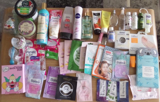 akcja denkowanie! grudzień - kosmetyki w świątecznych opakowaniach i świątecznych kolorach 🎄❄️⛄🎀🎁🎅