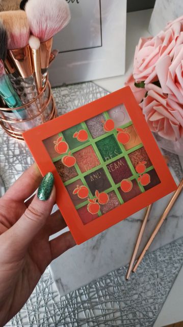 Lovely Paleta cieni do powiek, Peaches and Cream