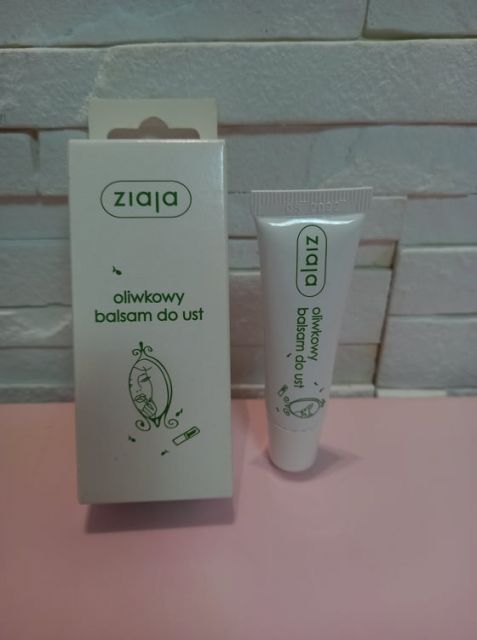 Ziaja Balsam do ust, Oliwkowy