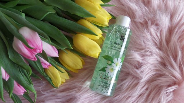 AA Flower Essence, Woda micelarna z naturalnymi płatkami kwiatów, White flowers