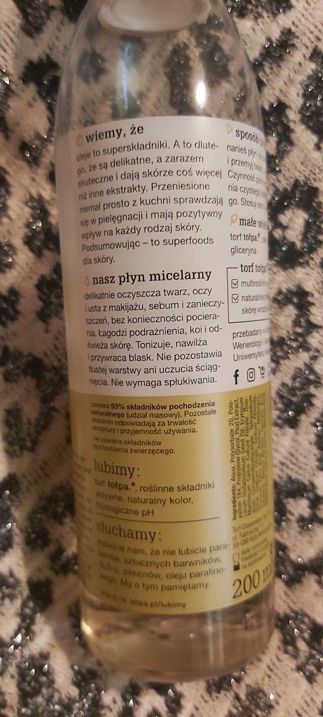 Płyn micelarny do mycia twarzy oczu i ust.