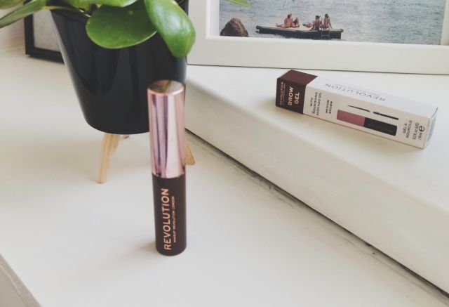 Makeup Revolution Brow Revolution, żel do brwi, kolor Medium Brown