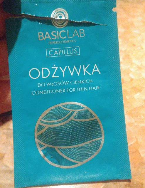 Próbka odżywki do cienkich włosów