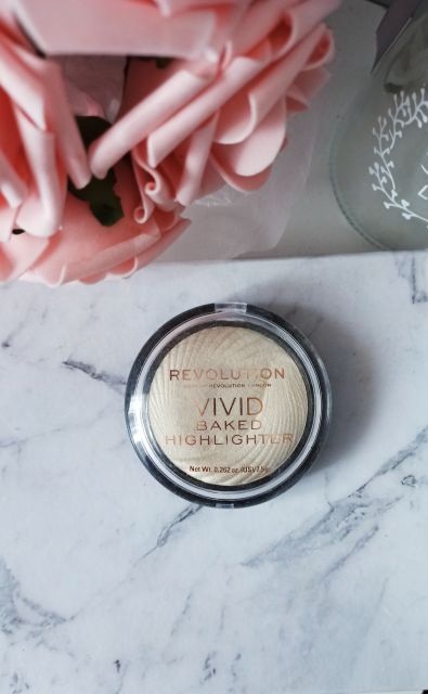 Makeup Revolution Vivid Baked Highliter, Rozświetlacz do twarzy, Golden Lights