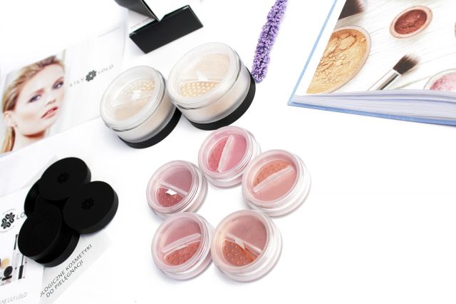 Lily Lolo Podkład do twarzy, Mineralny, Mineral Foundation, SPF 15, Kolor: Warm Peach