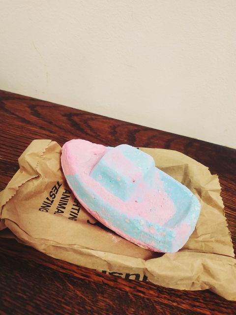 LUSH Kula do kąpieli, Love Boat