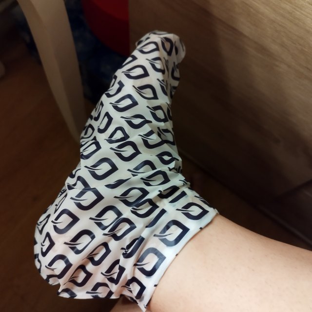 Skarpety z maską na stopy