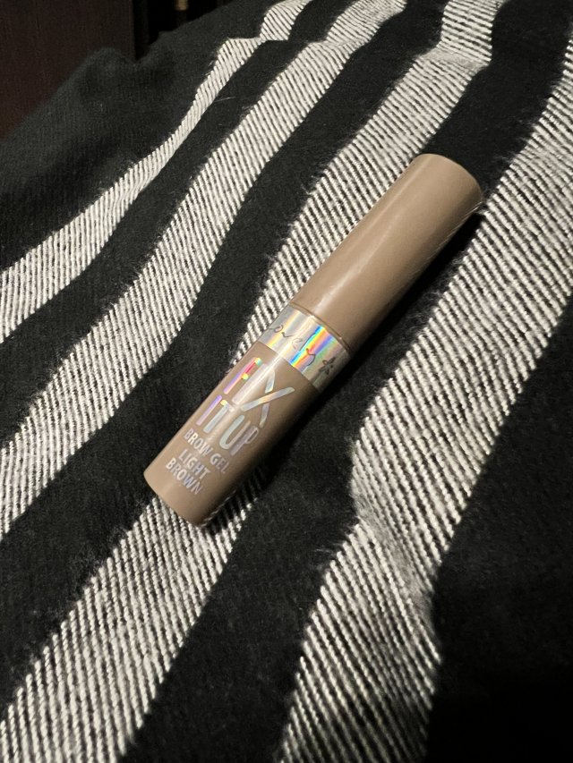 Lovely fix it Up brow gel