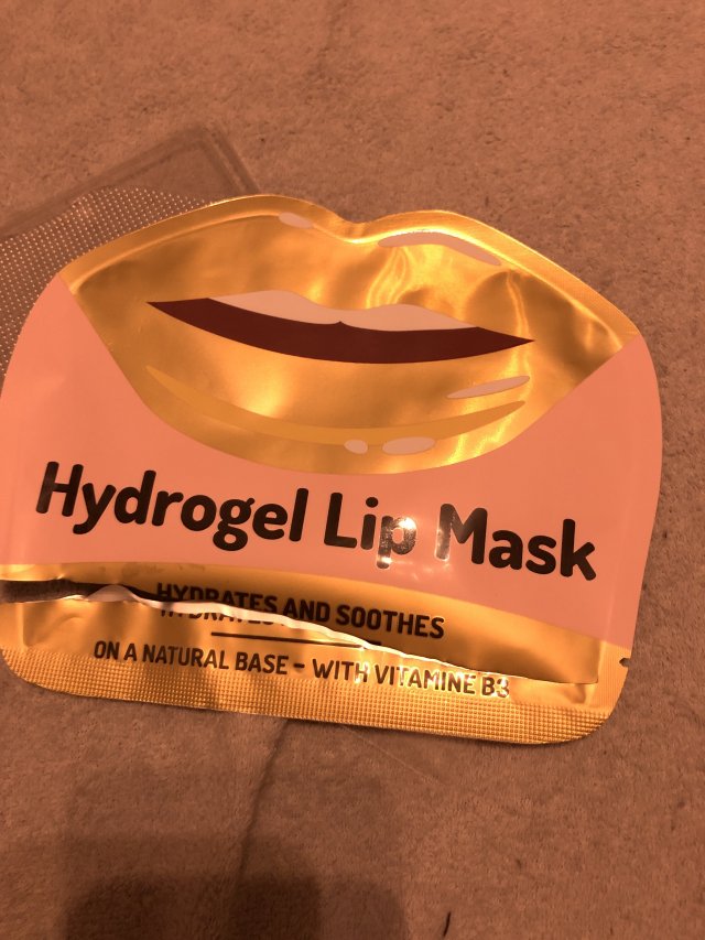 akcja denkowanie! grudzień - kosmetyki w świątecznych opakowaniach i świątecznych kolorach 🎄❄️⛄🎀🎁🎅