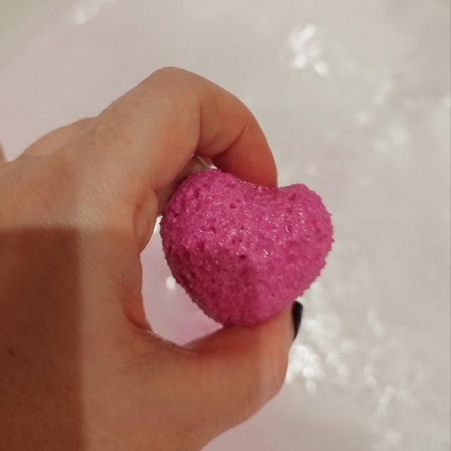 Style & Grace Galaxy Bath & Body adent calender, Kula do kąpieli serduszko różowe