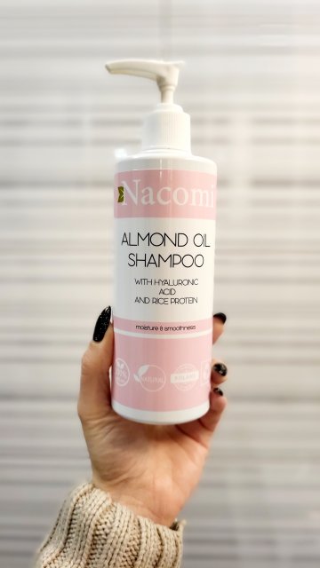 Nacomi Szampon do włosów, Z olejem migdałowym, kwasem hialuronowym i proteinami ryżu