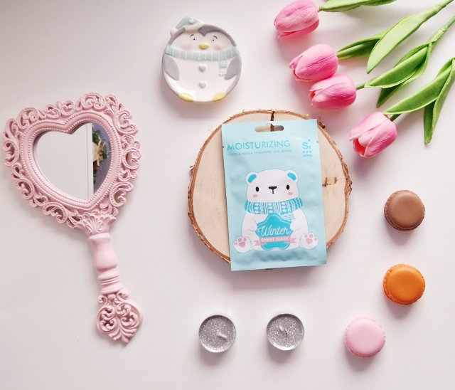 SINSAY Maseczka do twarzy w płacie, Miś polarny, Winter Sheet Mask, Nawilżająca, Ekstrakt z kakao, ekstrakt z wanilii, kwas hialuronowy, betaina 