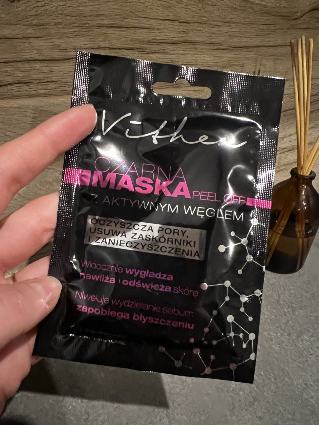 Maska z aktywnym węglem Vithea
