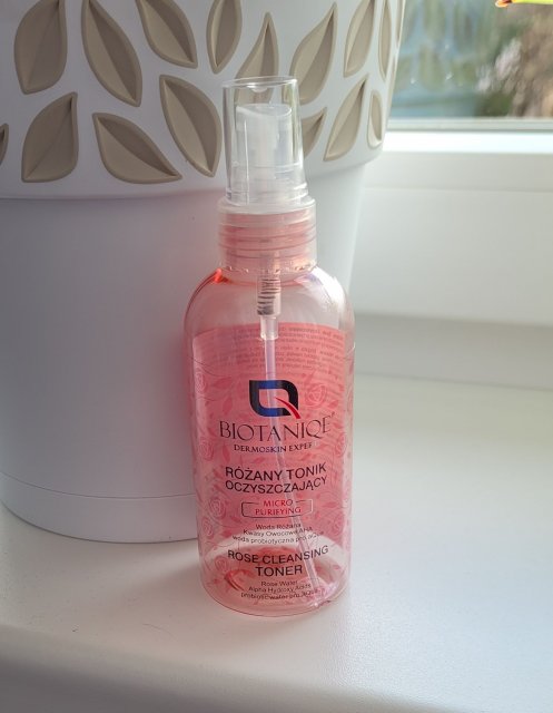 Biotaniqe Micro Purifying, Różany tonik oczyszczający, Woda różana, Kwasy owocowe AHA, Woda probiotyczna pro.aQua