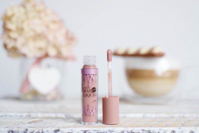 Bell Queen of the Night, Velvet Mat Liquid Lips, Pomadka do ust w płynie, Aksamitnie matowa, nr 02 Taupe Beige