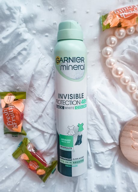 Garnier Mineral, Antyperspirant w sprayu 48h, Invisible, Black White Colors