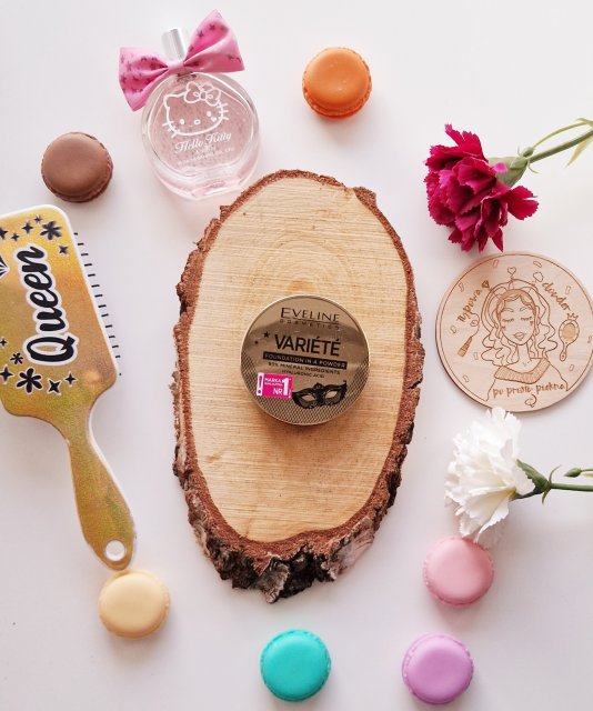 Eveline Variété, Podkład mineralny do twarzy, W pudrze, Foundation in a Powder, Z kwasem hialuronowym, nr 02 Natural