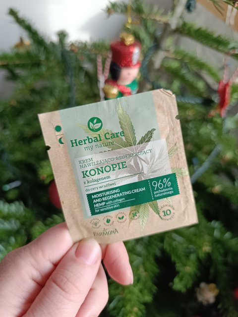 Farmona Herbal Care, Krem do twarzy, Nawilżająco-Regenerujący, Konopie z kolagenem, Do cery wrażliwej