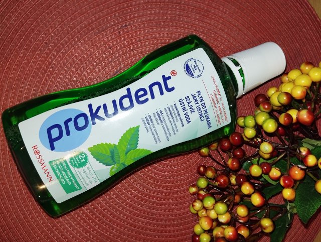 Prokudent Med Płyn do płukania jamy ustnej, Przeciw próchnicy