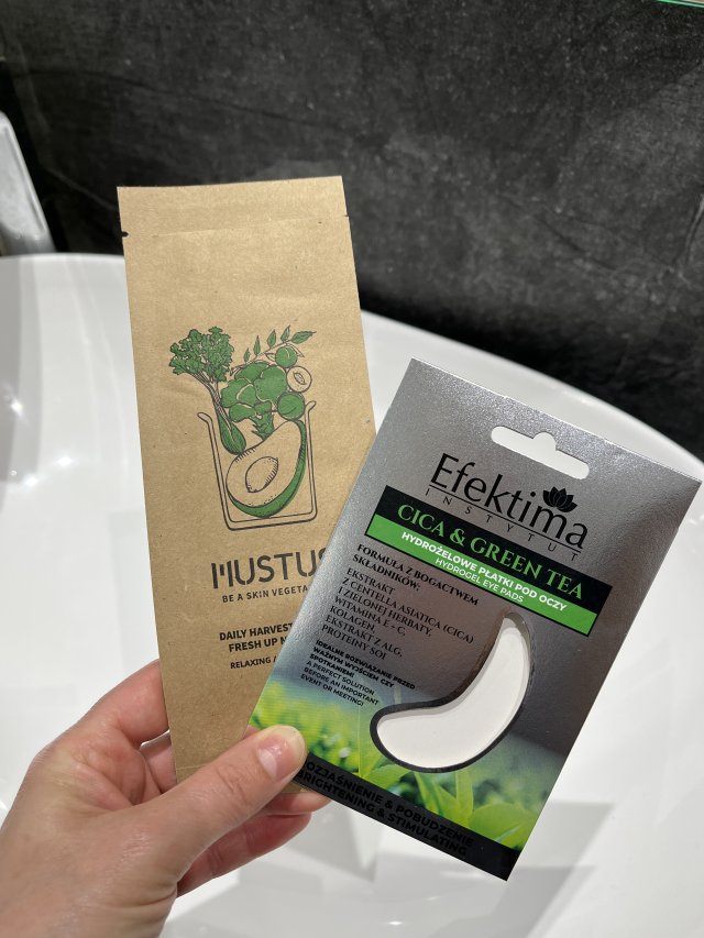 akcja denkowanie! grudzień - kosmetyki w świątecznych opakowaniach i świątecznych kolorach 🎄❄️⛄🎀🎁🎅