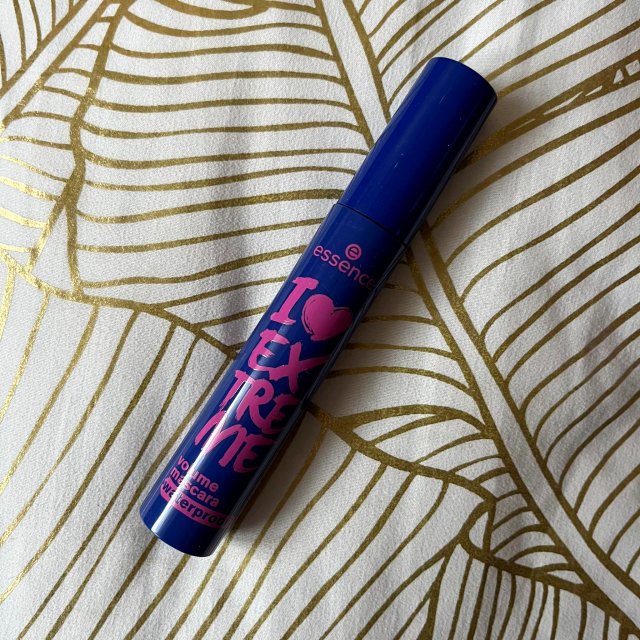 Essence I Love Extreme Volume Mascara, Tusz do rzęs, Black