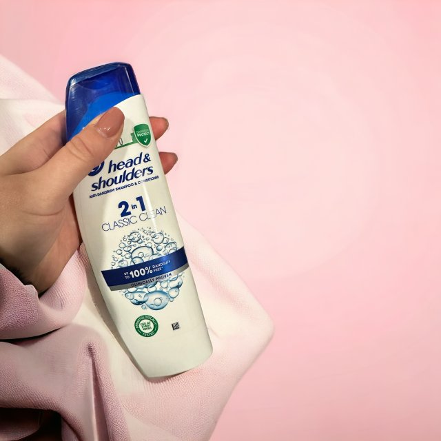 Head & Shoulders Szampon do włosów przeciwłupieżowy z odżywką 2w1, Classic Clean