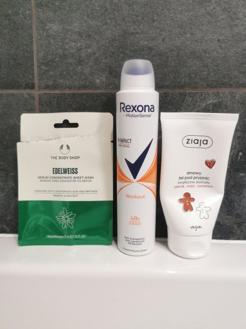 akcja denkowanie! grudzień - kosmetyki w świątecznych opakowaniach i świątecznych kolorach 🎄❄️⛄🎀🎁🎅