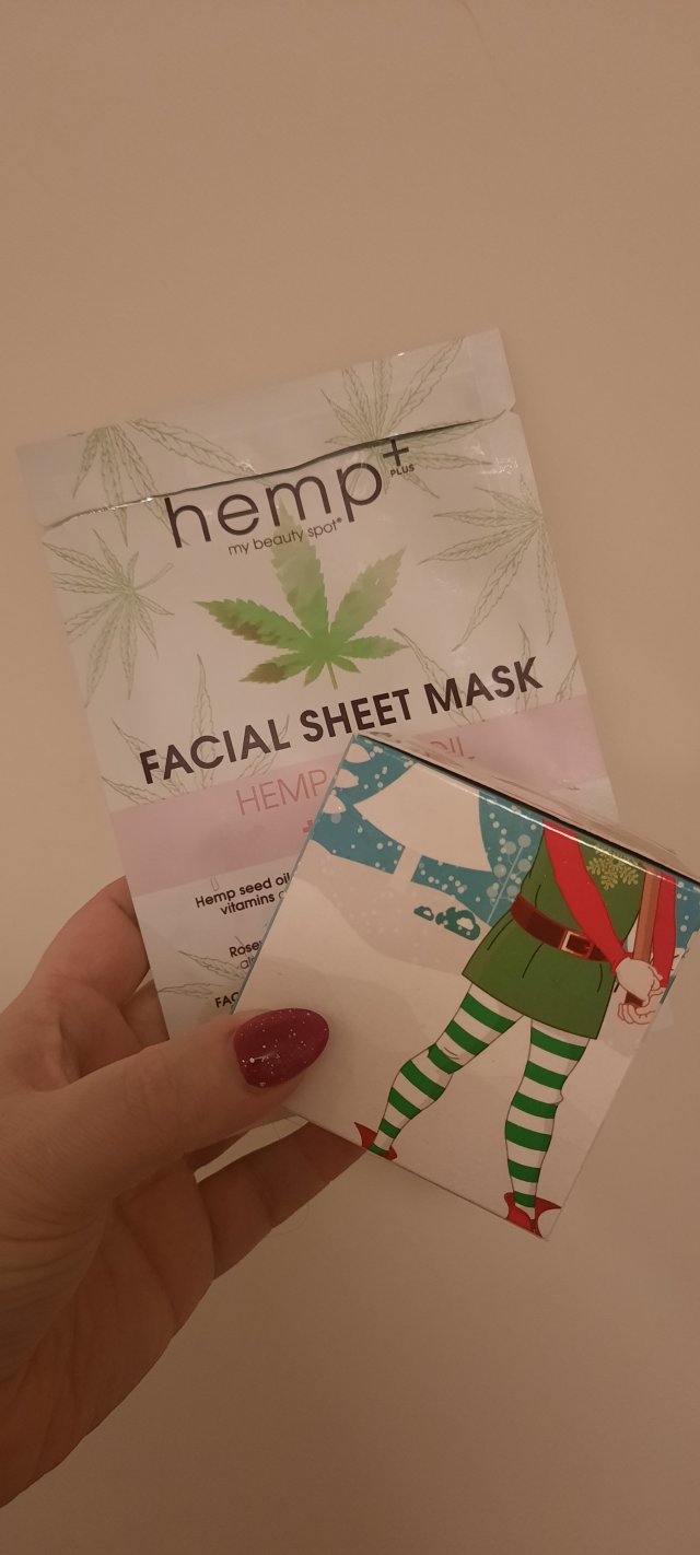 akcja denkowanie! grudzień - kosmetyki w świątecznych opakowaniach i świątecznych kolorach 🎄❄️⛄🎀🎁🎅