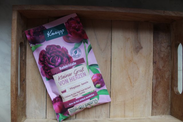 Kneipp Kryształki do kąpieli, Kleiner Gruß von Herzen, Piwonia