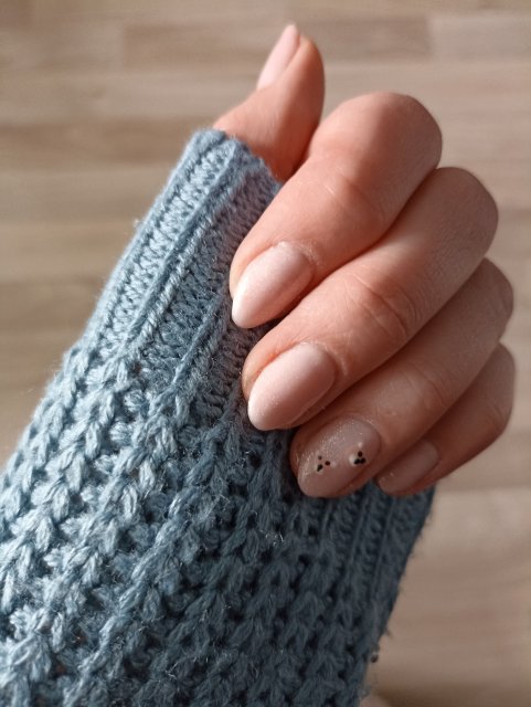Manicure hybrydowy misie
