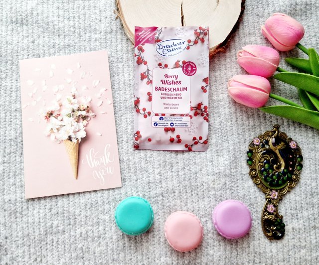 Dresdner Essenz Pianka do kąpieli, Berry Wishes