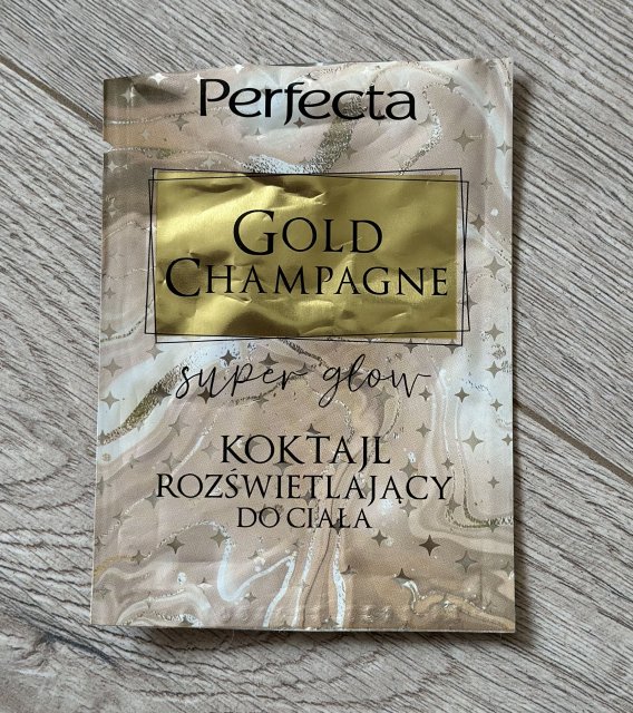 Perfecta Gold Champagne, Koktajl do ciała, Rozświetlający, Super Glow