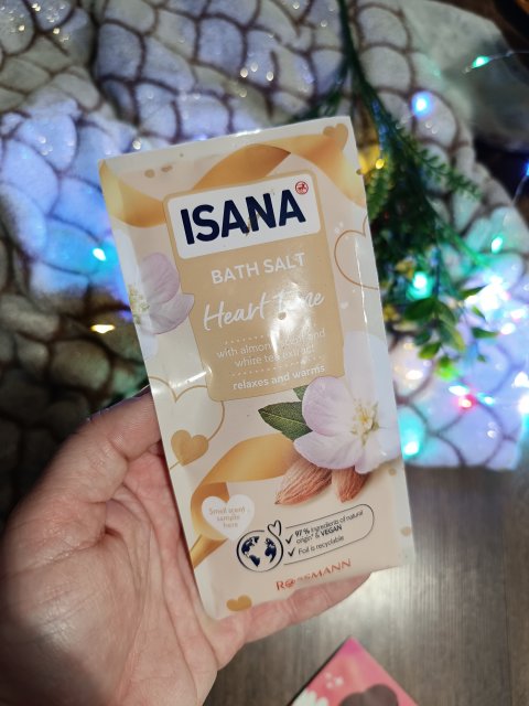 Isana Sól do kąpieli, Me-Time, Zapach migdałów i ekstrakt z białej herbaty
