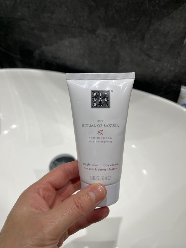 akcja denkowanie! grudzień - kosmetyki w świątecznych opakowaniach i świątecznych kolorach 🎄❄️⛄🎀🎁🎅