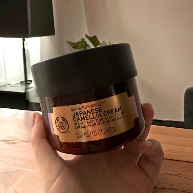 The Body Shop Spa Of The World, Balsam do ciała, Velvet Moisture, Japanese Camellia 