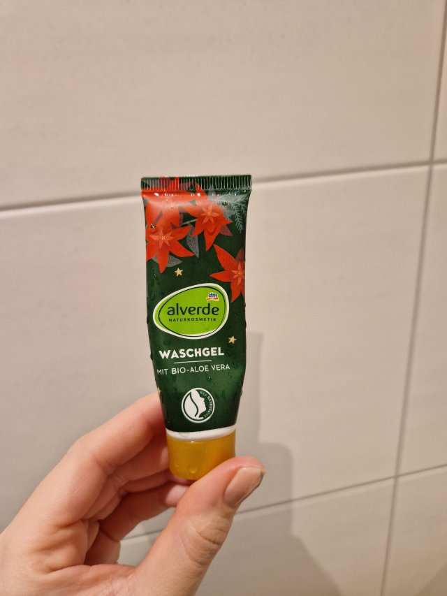 akcja denkowanie! grudzień - kosmetyki w świątecznych opakowaniach i świątecznych kolorach 🎄❄️⛄🎀🎁🎅