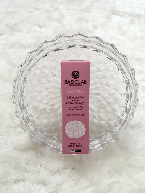 BasicLab Dermocosmetics, Krem do twarzy, Ceramidowy, Regenerujący, z 5% probiotykiem i 3% panthenolem, Ukojenie i odbudowa, Lekka konsystencja