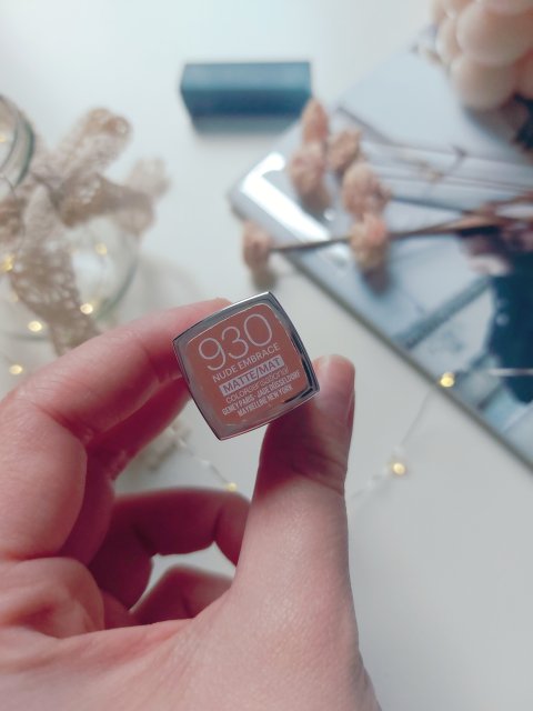 Maybelline Color Sensational Matte, Szminka do ust, nr 930 Nude Embrance