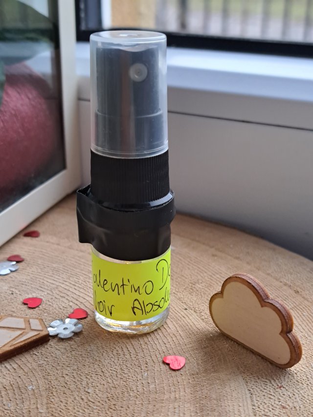 Valentino Woda perfumowana, Donna Noir Absolu EDP